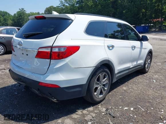 2013 Hyundai Santa Fe GLS с VIN KM8SN4HF1DU017930, выставлен на аукционе IAAI как лот 42891885 с пробегом 219 717 миль миль и . История ставок и продаж доступна на DreamBid. Изображение 4.