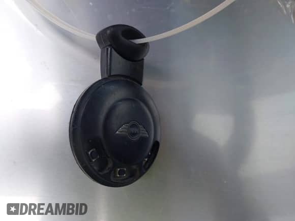 2010 MINI Hardtop with VIN WMWMF3C58ATZ60995, listed as a IAAI auction lot 42454882 with 147,607 mi miles and . Bid and sale history available at DreamBid. Image 11.