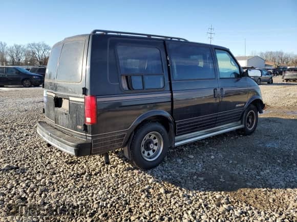 1994 Chevrolet Astro Cargo с VIN 1GBDM19Z6RB247302, выставлен на аукционе Copart как лот 43001285 с пробегом 108 889 миль миль и Списание • Salvage title. История ставок и продаж доступна на DreamBid. Изображение 3.