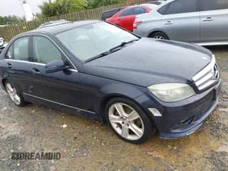 2011 Mercedes-Benz C 300 Sport z VIN WDDGF8BB5BR145579, wystawiony jako IAAI lot #43250423 z przebiegiem 191 693 mil mil oraz . Historia ofert i sprzedaży dostępna na DreamBid. Obrazek 1.
