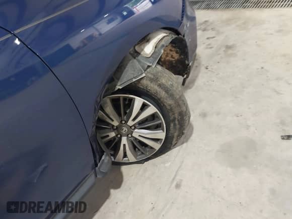 2018 Nissan Pathfinder SV with VIN 5N1DR2MNXJC603641, listed as a IAAI auction lot 42385450 with 140,778 mi miles and . Bid and sale history available at DreamBid. Image 6.