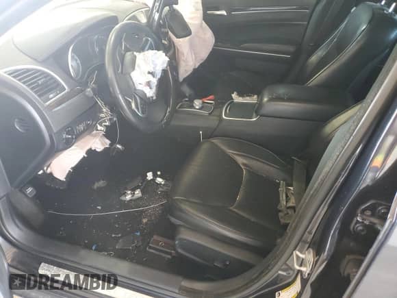 2019 Chrysler 300 Limited с VIN 2C3CCAKG7KH690904, выставлен на аукционе Copart как лот 80801455 с пробегом 114 843 миль миль и Чистый • Clean title. История ставок и продаж доступна на DreamBid. Изображение 7.