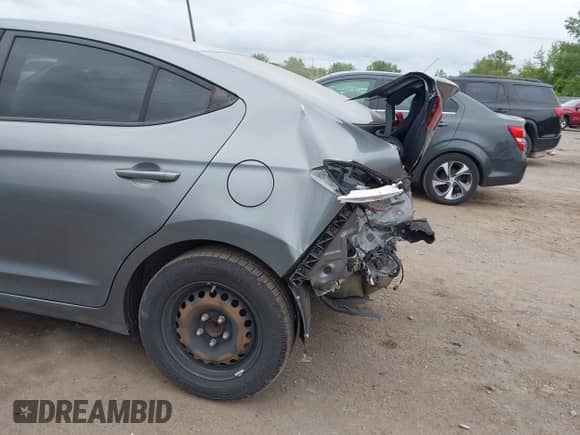 2019 Hyundai Elantra SE с VIN KMHD74LF2KU811441, выставлен на аукционе IAAI как лот 42362585 с пробегом 136 043 миль миль и . История ставок и продаж доступна на DreamBid. Изображение 6.