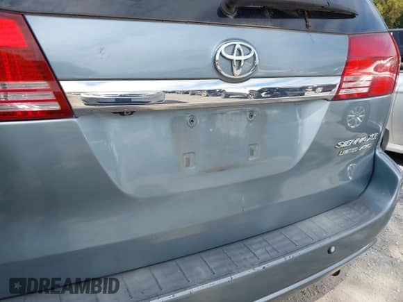 2004 Toyota Sienna XLE z VIN 5TDBA22C24S017815, wystawiony jako IAAI lot #43179426 z przebiegiem 266 043 mil mil oraz . Historia ofert i sprzedaży dostępna na DreamBid. Obrazek 12.