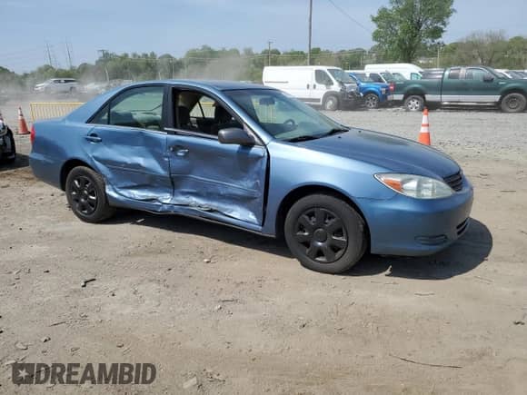 2004 Toyota Camry LE z VIN 4T1BE32K14U884650, wystawiony jako Copart lot #54884855 z przebiegiem 146 735 mil mil oraz Szkoda całkowita • Salvage title. Historia ofert i sprzedaży dostępna na DreamBid. Obrazek 4.