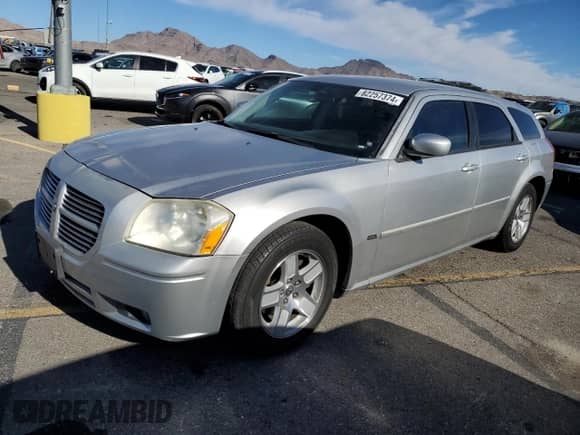 2006 Dodge Magnum z VIN 2D4FV47V76H494448, wystawiony jako Copart lot #82257374 z przebiegiem 155 877 mil mil oraz Szkoda całkowita • Salvage title. Historia ofert i sprzedaży dostępna na DreamBid. Obrazek 1.