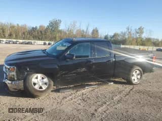 2018 Chevrolet Silverado 1500 LT z VIN 1GCVKREC6JZ239783, wystawiony jako Copart lot #84482565 z przebiegiem 95 213 mil mil oraz Szkoda całkowita • Salvage title. Historia ofert i sprzedaży dostępna na DreamBid. Obrazek 1.