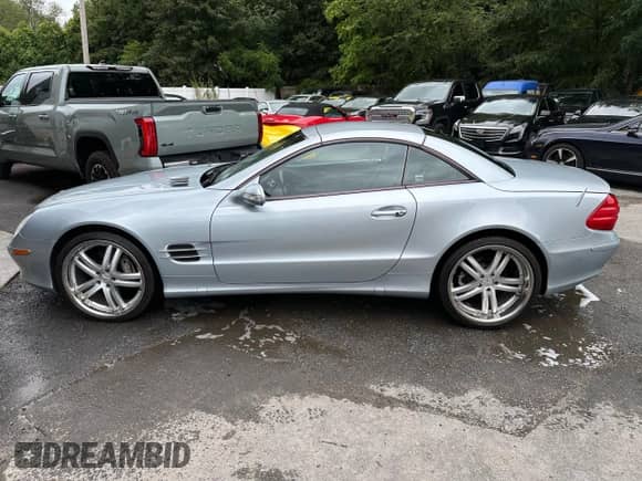 2003 Mercedes-Benz SL 500 z VIN WDBSK75F43F045337, wystawiony jako Copart lot #89473995 z przebiegiem 112 434 mil mil oraz Czysty tytuł • Clean title. Historia ofert i sprzedaży dostępna na DreamBid. Obrazek 12.