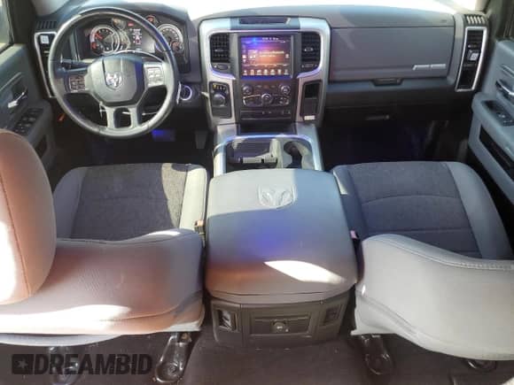 2016 Ram 1500 Big Horn z VIN 1C6RR6LM5GS175056, wystawiony jako Copart lot #89002435 z przebiegiem 110 983 mil mil oraz Szkoda całkowita • Salvage title. Historia ofert i sprzedaży dostępna na DreamBid. Obrazek 8.