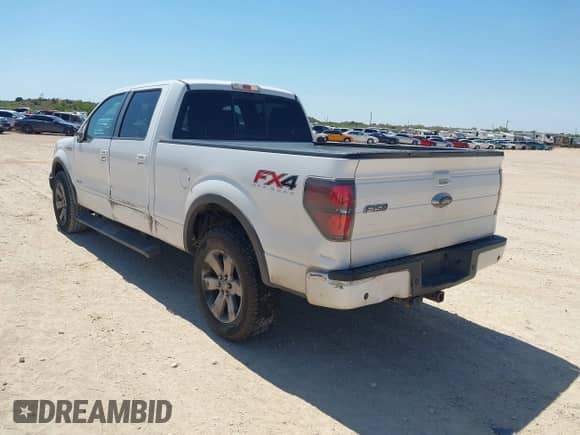 2012 Ford F-150 XLT z VIN 1FTFW1ET3CKD49440, wystawiony jako IAAI lot #43118191 z przebiegiem 324 725 mil mil oraz . Historia ofert i sprzedaży dostępna na DreamBid. Obrazek 3.