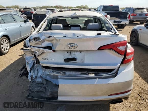 2017 Hyundai Sonata 2.4L z VIN 5NPE24AF9HH541590, wystawiony jako Copart lot #82193185 z przebiegiem 98 012 mil mil oraz Szkoda całkowita • Salvage title. Historia ofert i sprzedaży dostępna na DreamBid. Obrazek 6.