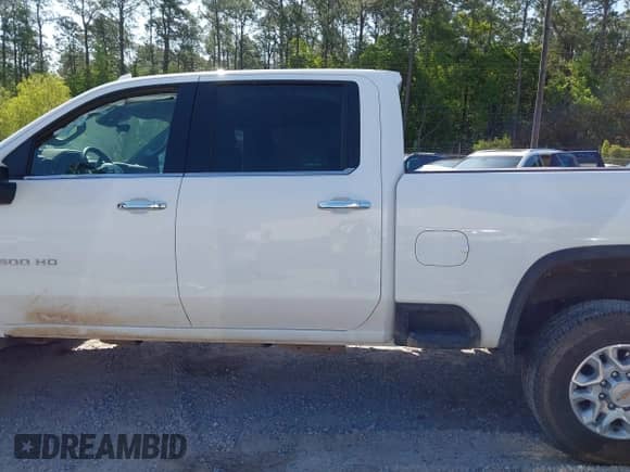 2025 Chevrolet Silverado 2500HD with VIN 1GC1KPEY0SF160711, listed as a IAAI auction lot 41984112 with 316 mi miles and . Bid and sale history available at DreamBid. Image 14.