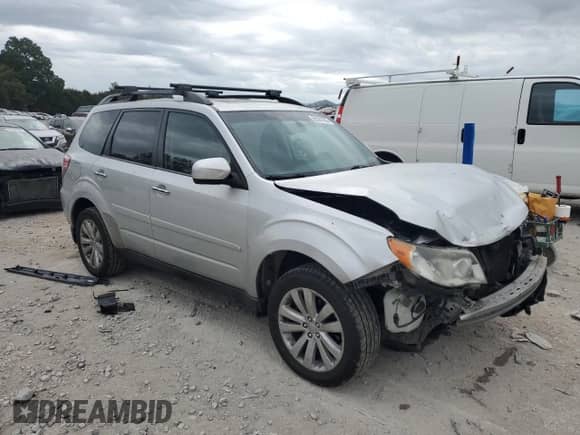2011 Subaru Forester X Limited z VIN JF2SHBEC8BH748758, wystawiony jako Copart lot #85281055 z przebiegiem 134 632 mil mil oraz Szkoda całkowita • Salvage title. Historia ofert i sprzedaży dostępna na DreamBid. Obrazek 4.