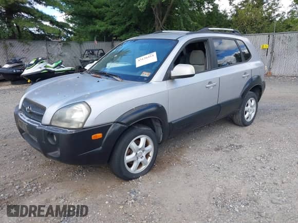 2005 Hyundai Tucson GLS с VIN KM8JN72D05U043134, выставлен на аукционе IAAI как лот 43136454 с пробегом 119 927 миль миль и . История ставок и продаж доступна на DreamBid. Изображение 2.