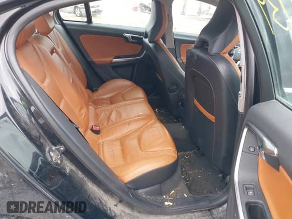 2013 Volvo S60 T5 с VIN YV1612FHXD2178065, выставлен на аукционе IAAI как лот 41658739 с пробегом 207 768 миль миль и . История ставок и продаж доступна на DreamBid. Изображение 8.