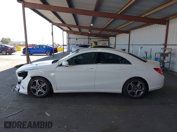 2019 Mercedes-Benz CLA 250 z VIN WDDSJ4EB2KN741592, wystawiony jako IAAI lot #42564734 z przebiegiem 36 469 mil mil oraz . Historia ofert i sprzedaży dostępna na DreamBid. Obrazek 14.