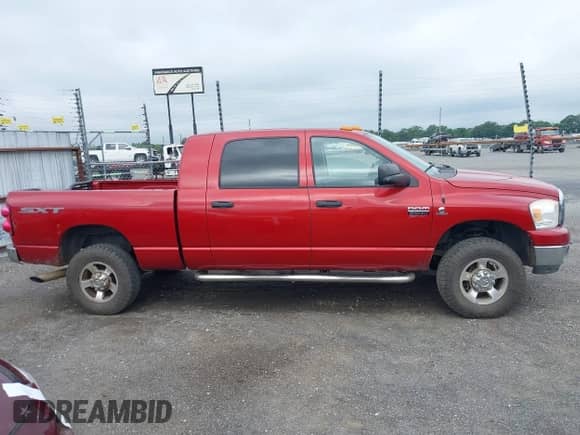 2008 Dodge 2500 SXT z VIN 3D7KS29A98G131841, wystawiony jako IAAI lot #42488503 z przebiegiem 88 212 mil mil oraz . Historia ofert i sprzedaży dostępna na DreamBid. Obrazek 13.