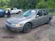 1993 Honda Accord LX z VIN JHMCB7658PC052390, wystawiony jako IAAI lot #43007376 z przebiegiem 276 373 mil mil oraz . Historia ofert i sprzedaży dostępna na DreamBid. Obrazek 2.