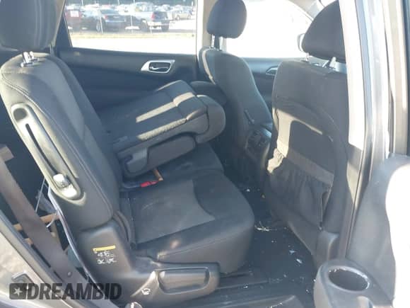 2017 Nissan Pathfinder SV with VIN 5N1DR2MM4HC665926, listed as a IAAI auction lot 42786666 with 162,723 mi miles and . Bid and sale history available at DreamBid. Image 8.