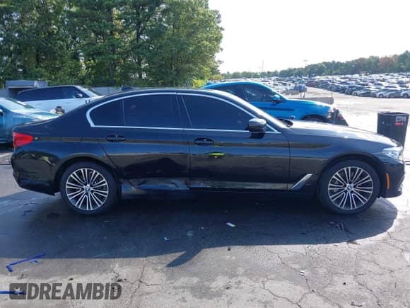 2019 BMW 5 Series 530i xDrive with VIN WBAJA7C54KWW08134, listed as a IAAI auction lot 43109106 with 117,507 mi miles and . Bid and sale history available at DreamBid. Image 6.