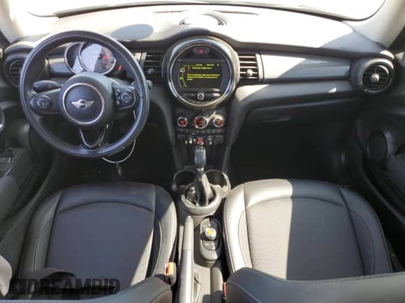 2018 MINI Hardtop Cooper with VIN WMWXP5C54J2G64015, listed as a Copart auction lot 61866865 with 32,927 mi miles and Salvage title. Bid and sale history available at DreamBid. Image 8.