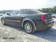 2010 Chrysler 300 C Hemi с VIN 2C3CA6CT0AH211154, выставлен на аукционе Copart как лот 60800595 с пробегом 102 040 миль миль и На запчасти • Non repairable. История ставок и продаж доступна на DreamBid. Изображение 2.