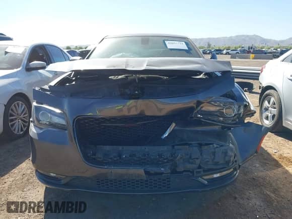 2023 Chrysler 300 S z VIN 2C3CCABGXPH537523, wystawiony jako IAAI lot #42054211 z przebiegiem 51 882 mil mil oraz . Historia ofert i sprzedaży dostępna na DreamBid. Obrazek 11.