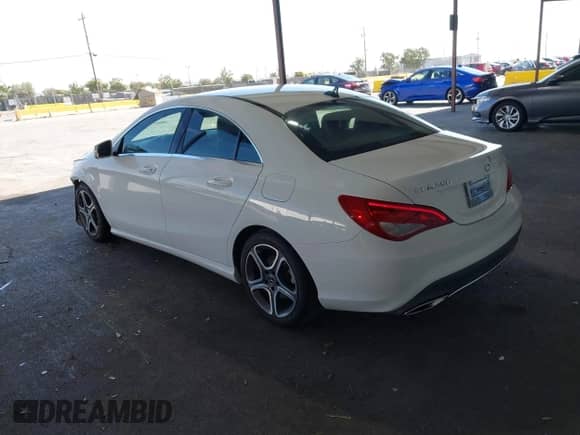 2019 Mercedes-Benz CLA 250 z VIN WDDSJ4EB2KN741592, wystawiony jako IAAI lot #42564734 z przebiegiem 36 469 mil mil oraz . Historia ofert i sprzedaży dostępna na DreamBid. Obrazek 3.