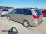 2010 Toyota Sienna CE с VIN 5TDKK4CC1AS311855, выставлен на аукционе IAAI как лот 43597599 с пробегом 196 958 миль миль и . История ставок и продаж доступна на DreamBid. Изображение 3.