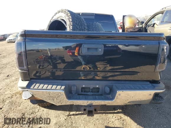 2016 Chevrolet Silverado 3500HD LTZ с VIN 1GC4K0E85GF268303, выставлен на аукционе Copart как лот 86412274 с пробегом Не указан миль и На запчасти • Non repairable. История ставок и продаж доступна на DreamBid. Изображение 6.