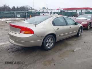 2003 Dodge Intrepid ES z VIN 2B3HD56M63H554529, wystawiony jako IAAI lot #41584694 z przebiegiem 99 681 mil mil oraz . Historia ofert i sprzedaży dostępna na DreamBid. Obrazek 4.