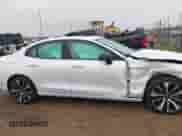 2022 Volvo S60 Momentum с VIN 7JRL12FZ1NG160853, выставлен на аукционе IAAI как лот 41012806 с пробегом 33 661 миль миль и . История ставок и продаж доступна на DreamBid. Изображение 13.