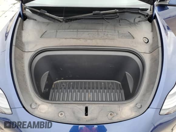 2022 Tesla Model Y Performance z VIN 7SAYGDEF4NF509913, wystawiony jako Copart lot #79160114 z przebiegiem 43 358 mil mil oraz Szkoda całkowita • Salvage title. Historia ofert i sprzedaży dostępna na DreamBid. Obrazek 14.