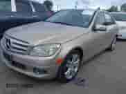 2010 Mercedes-Benz C 300 Sport с VIN WDDGF8BB2AF436136, выставлен на аукционе IAAI как лот 43057764 с пробегом 85 539 миль миль и . История ставок и продаж доступна на DreamBid. Изображение 2.