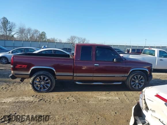 1998 GMC Sierra 1500 с VIN 2GTEK19R0W1515178, выставлен на аукционе IAAI как лот 41423331 с пробегом 250 910 миль миль и . История ставок и продаж доступна на DreamBid. Изображение 13.