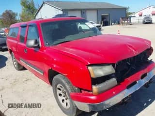2005 Chevrolet Silverado 1500 LS с VIN 1GCEC19Z55Z268890, выставлен на аукционе IAAI как лот 43332018 с пробегом 271 961 миль миль и . История ставок и продаж доступна на DreamBid. Изображение 1.