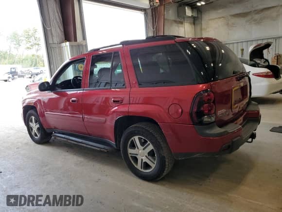 2005 Chevrolet TrailBlazer LS с VIN 1GNDT13S152225977, выставлен на аукционе Copart как лот 82499365 с пробегом 89 607 миль миль и На запчасти • Non repairable. История ставок и продаж доступна на DreamBid. Изображение 2.