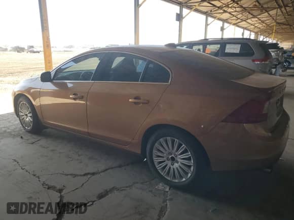 2012 Volvo S60 T5 с VIN YV1622FS2C2108227, выставлен на аукционе Copart как лот 66946365 с пробегом Не указан миль и Чистый • Clean title. История ставок и продаж доступна на DreamBid. Изображение 2.