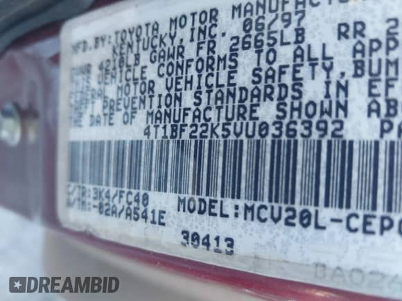 1997 Toyota Camry LE z VIN 4T1BF22K5VU036392, wystawiony jako IAAI lot #41417873 z przebiegiem 238 601 mil mil oraz . Historia ofert i sprzedaży dostępna na DreamBid. Obrazek 9.