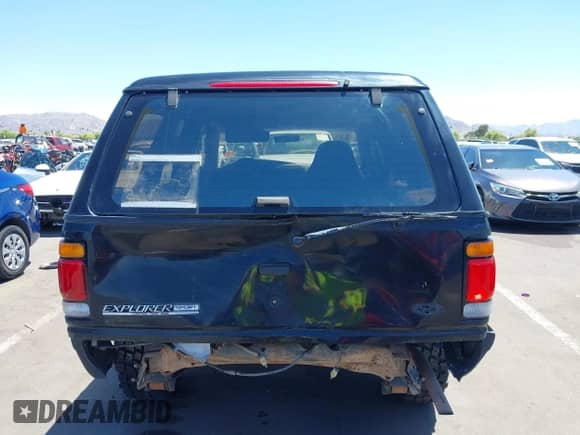 1996 Ford Explorer Eddie Bauer с VIN 1FMCU24X7TUD25192, выставлен на аукционе IAAI как лот 42278599 с пробегом 148 995 миль миль и . История ставок и продаж доступна на DreamBid. Изображение 6.