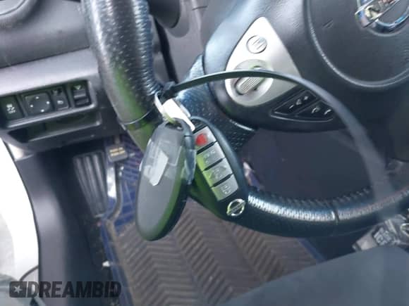 2014 Nissan Maxima SV z VIN 1N4AA5AP1EC483052, wystawiony jako IAAI lot #42807542 z przebiegiem 319 387 mil mil oraz . Historia ofert i sprzedaży dostępna na DreamBid. Obrazek 11.