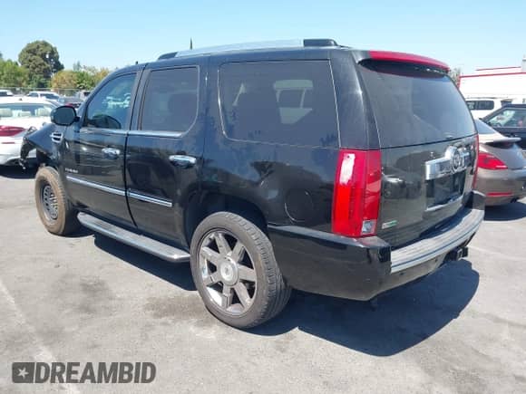 2010 Cadillac Escalade Luxury with VIN 1GYUKBEF2AR167469, listed as a IAAI auction lot 43088717 with 66,068 mi miles and . Bid and sale history available at DreamBid. Image 3.