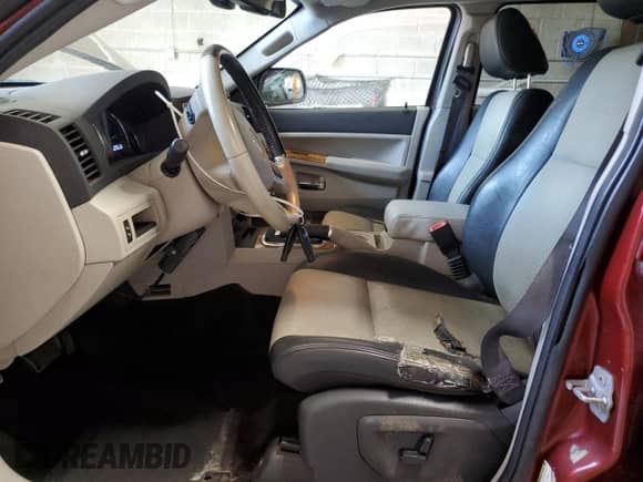 2008 Jeep Grand Cherokee Limited z VIN 1J8HR58238C238164, wystawiony jako Copart lot #65737235 z przebiegiem 170 567 mil mil oraz Szkoda całkowita • Salvage title. Historia ofert i sprzedaży dostępna na DreamBid. Obrazek 7.