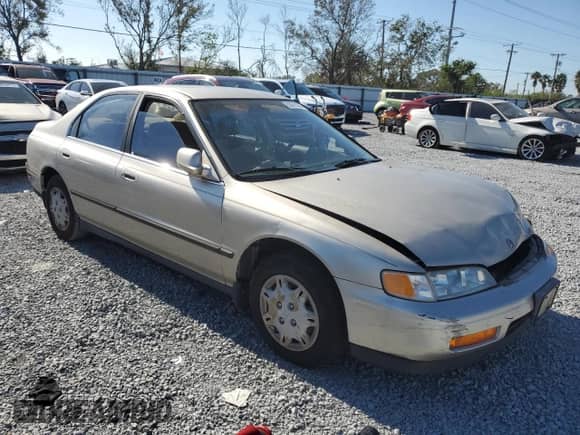 1995 Honda Accord LX z VIN 1HGCD5630SA158577, wystawiony jako Copart lot #85679354 z przebiegiem 149 213 mil mil oraz Szkoda całkowita • Salvage title. Historia ofert i sprzedaży dostępna na DreamBid. Obrazek 4.