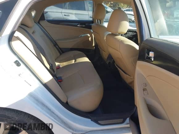 2014 Hyundai Sonata SE с VIN 5NPEC4AC8EH849638, выставлен на аукционе IAAI как лот 43485336 с пробегом 168 014 миль миль и . История ставок и продаж доступна на DreamBid. Изображение 8.