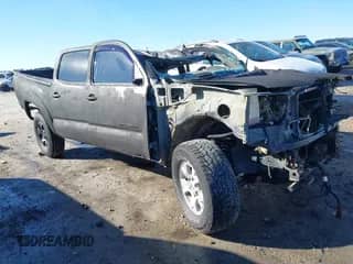 2013 Toyota Tacoma with VIN 5TFLU4EN8DX083610, listed as a IAAI auction lot 41352759 with Not provided miles and . Bid and sale history available at DreamBid. Image 1.