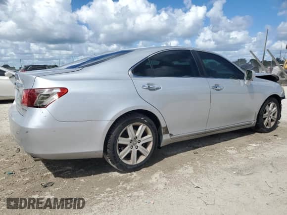 2007 Lexus ES 330 z VIN JTHBJ46GX72060608, wystawiony jako Copart lot #86456835 z przebiegiem 164 957 mil mil oraz Szkoda całkowita • Salvage title. Historia ofert i sprzedaży dostępna na DreamBid. Obrazek 3.