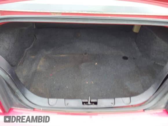 2005 Ford Mustang Deluxe с VIN 1ZVFT80N955206405, выставлен на аукционе IAAI как лот 43092659 с пробегом 164 423 миль миль и . История ставок и продаж доступна на DreamBid. Изображение 13.