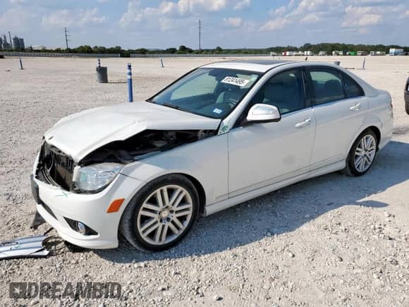 2008 Mercedes-Benz C 300 Sport z VIN WDDGF81X18F090264, wystawiony jako Copart lot #81241495 z przebiegiem 130 934 mil mil oraz Szkoda całkowita • Salvage title. Historia ofert i sprzedaży dostępna na DreamBid. Obrazek 1.