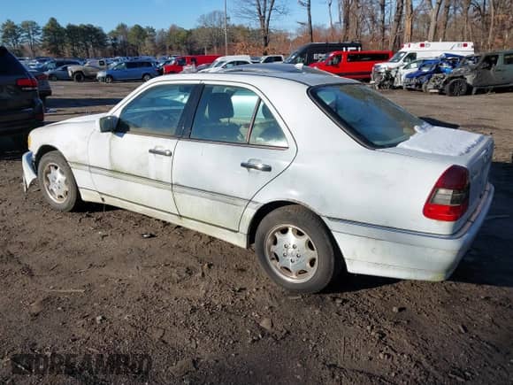 1998 Mercedes-Benz C 230/260/280/320 with VIN WDBHA29G6WA618727, listed as a IAAI auction lot 41179808 with 126,713 mi miles and . Bid and sale history available at DreamBid. Image 3.